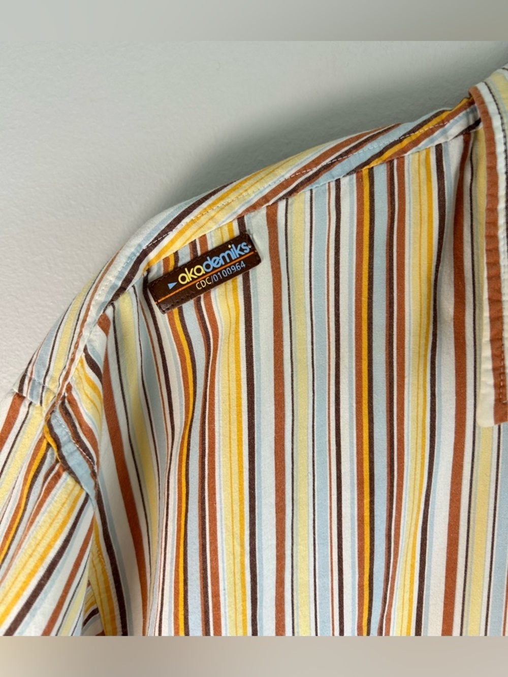 Vintage Akademiks Mens Button Down Shirt Sz M Multicolor Vertical Stripes Cotton - Picture 5 of 10